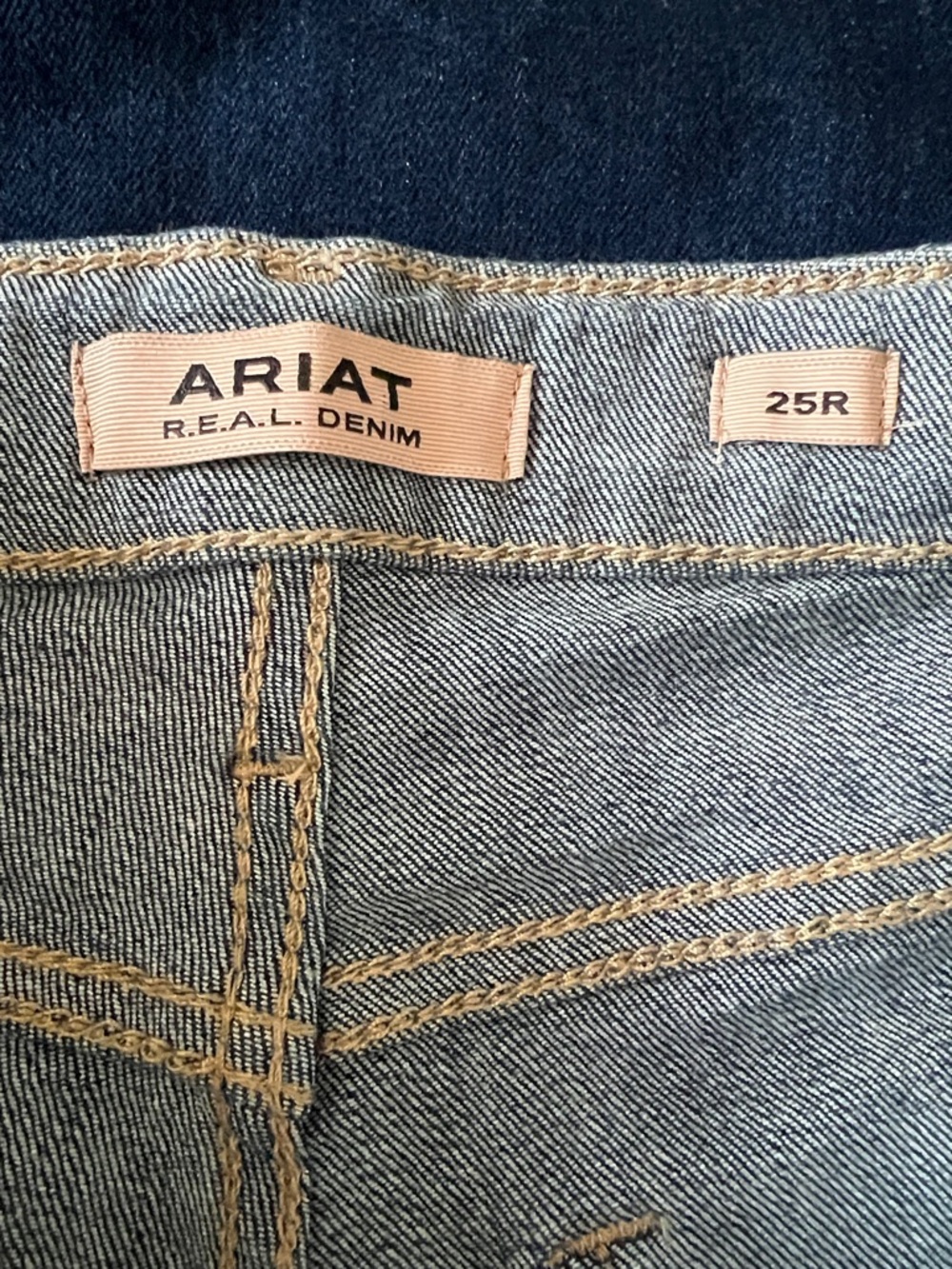 Ariat Ultra High Rise Wide Leg Denim Blue Jeans. Size 25R. - Picture 4 of 7